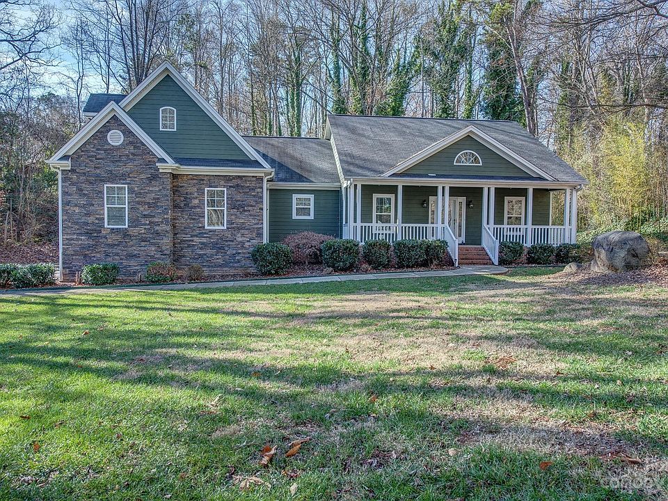 1st image of 3036 Southampton Cir