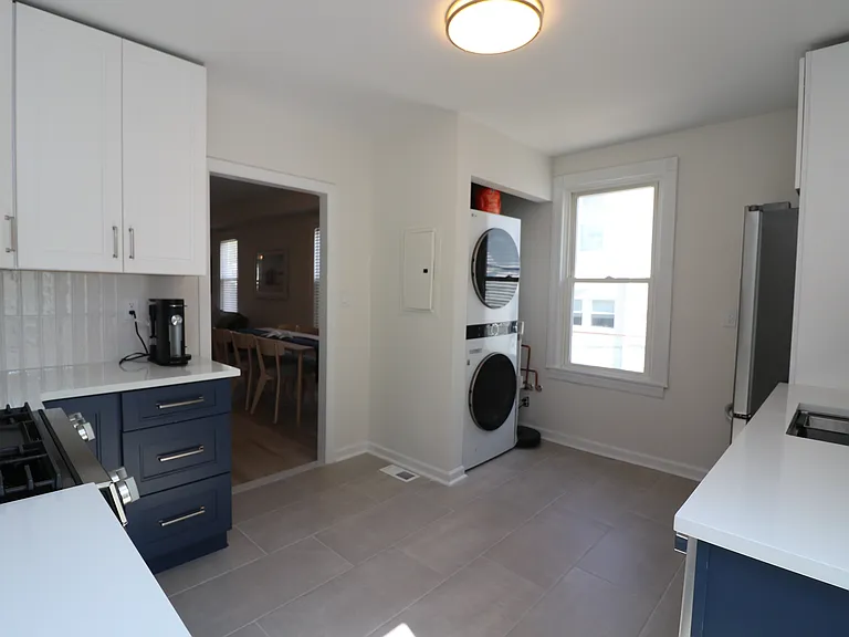 114 N Portland Ave #WINTER RENTAL — Photo 9