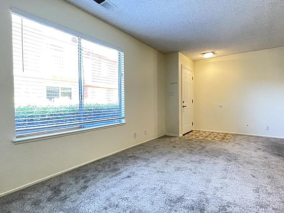 3rd image of 3545 Squirecreek Cir