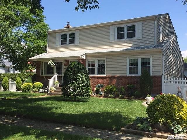 1st image of 92 Woods Ave
