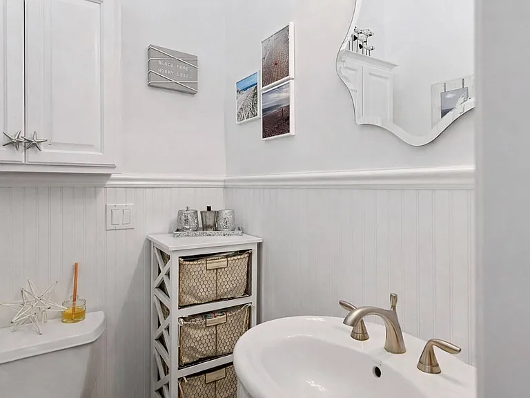 30 Little Neck Rd #3 — Photo 6