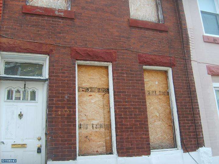 2nd image of 2433 N Douglas St