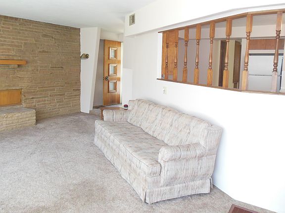 710 Lincolnway, Woodbine, IA