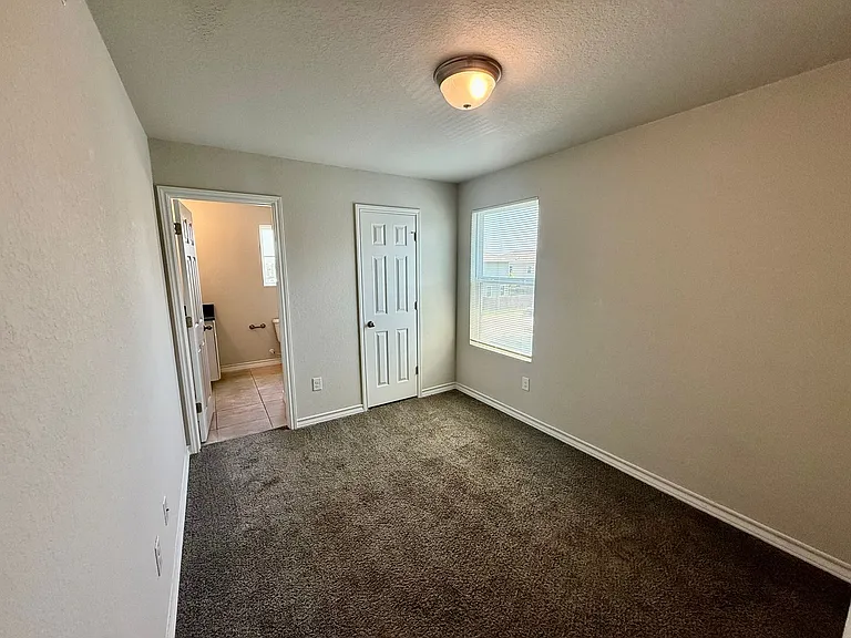 8331 Breezy Cv #4 — Photo 22