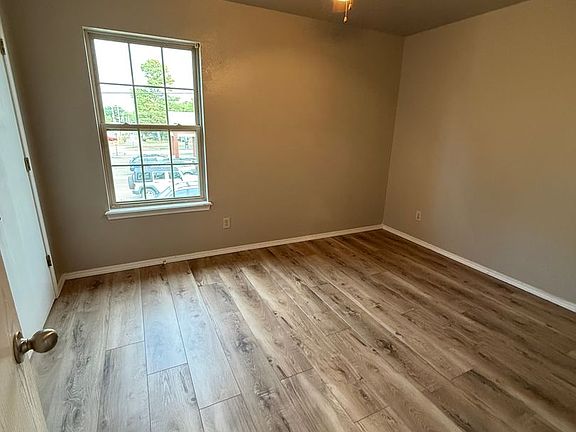 5th image of 301 Plum St #Townhouse 7