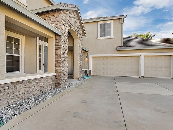 4th image of 1230 Jewelflower St