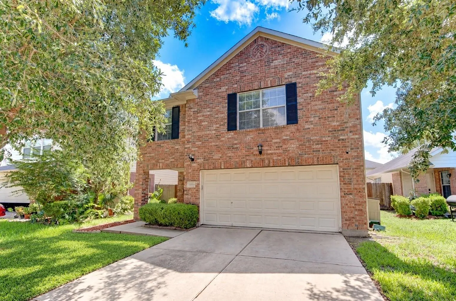 4 bed, 2.5 bath, 2103 sqft, $2,200 — Photo 1