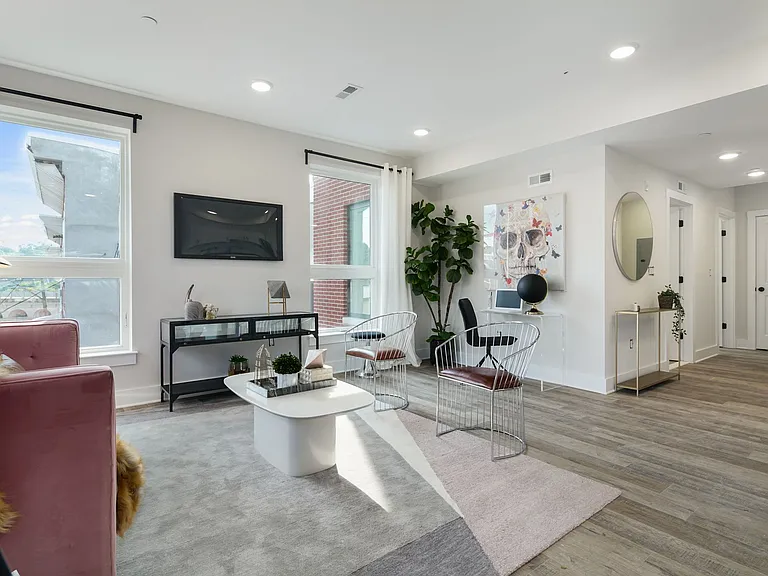 East Main Manayunk Apartments — Photo 9