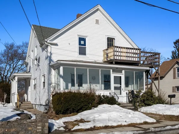 27 Dresser St, Webster, MA 01570