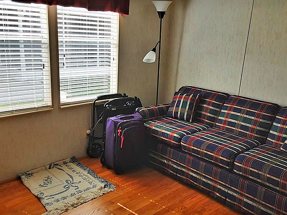 5th image of 928 Lantania Pl #611