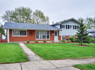 1725 N Newport Rd, Hoffman Estates, IL 60169