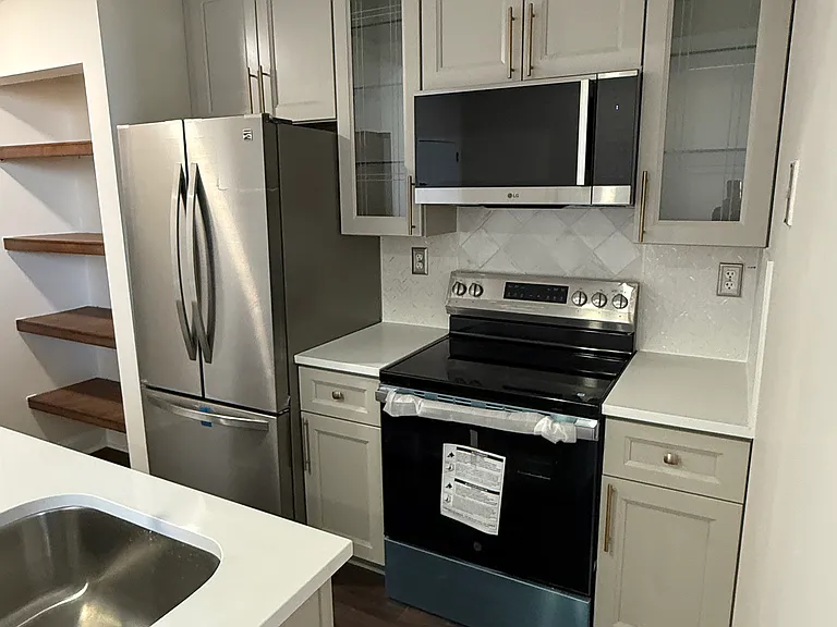 315 New St #613 — Photo 4