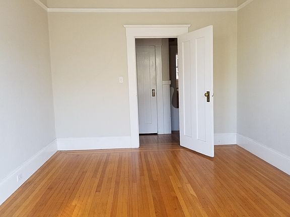 5th image of 3590 Sacramento St APT 5