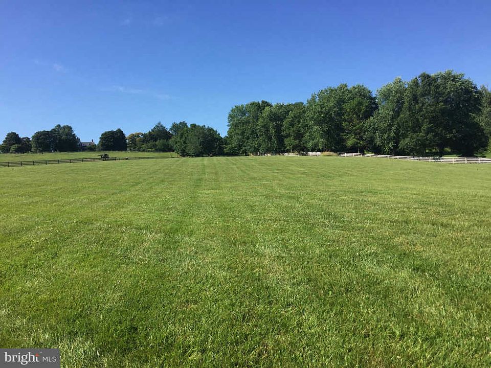 2nd image of 6 Lower Field Ct