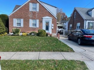 109 Roberta St APT 1, Valley Stream, NY 11580