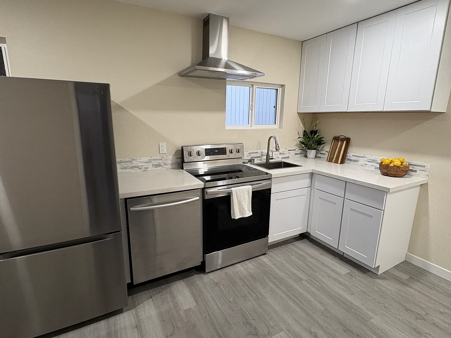2 bed, 522 sqft, $3,400 — Photo 3