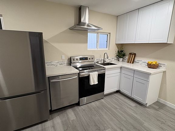 3rd image of 4753 Del Monte Ave #4753