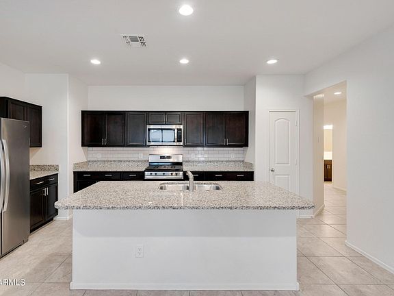 4th image of 31033 W Mitchell Dr