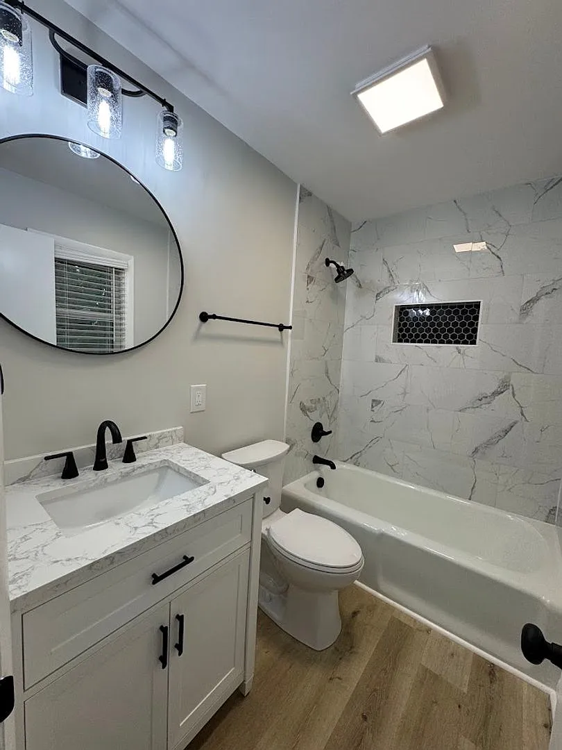 2205 Hathaway — Photo 3