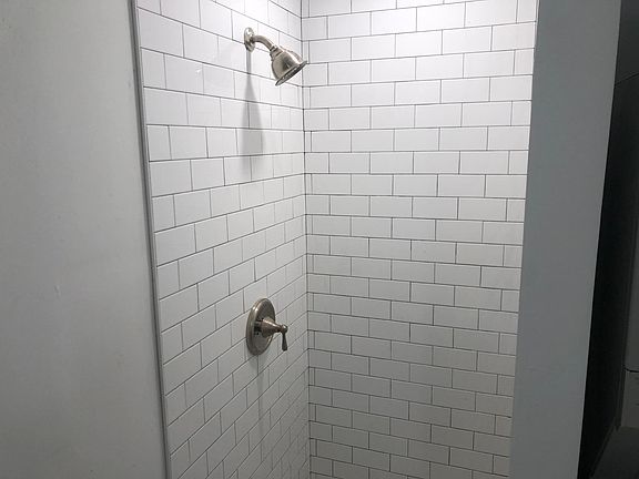 5th image of 6332 Germantown Ave #1