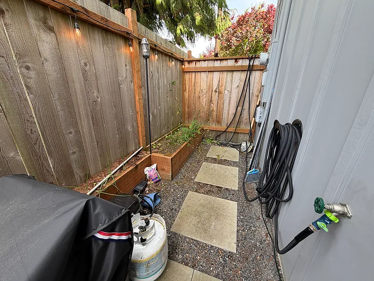 7548 Jones Ave NW — Photo 12