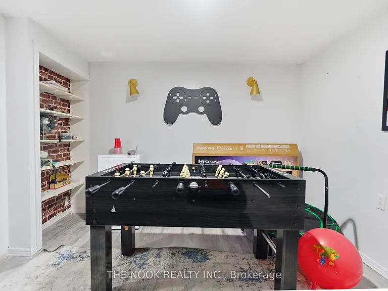 119 Brownstone Cres — Photo 31