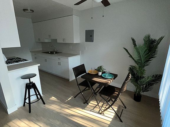 4th image of 4269 W 4th St