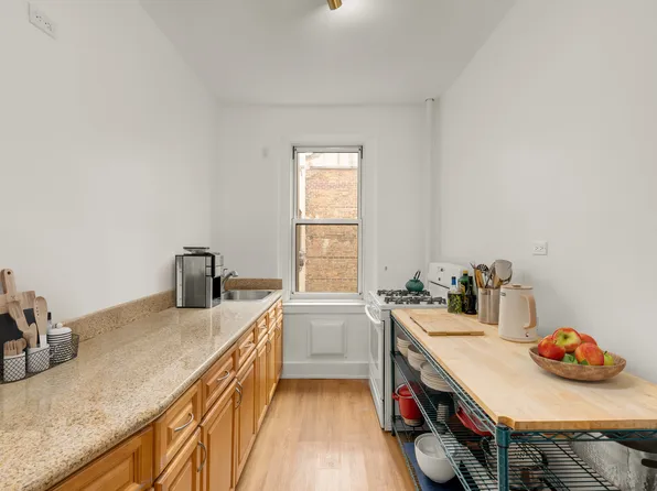 128 Willow Street 4F image 5 of 6