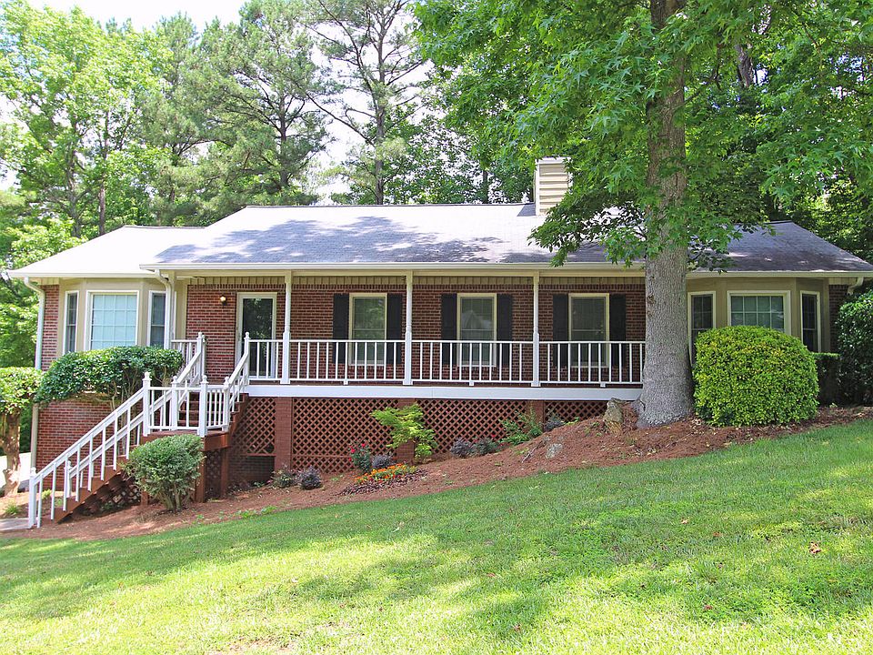 Beautiful Ranch w/ Basement