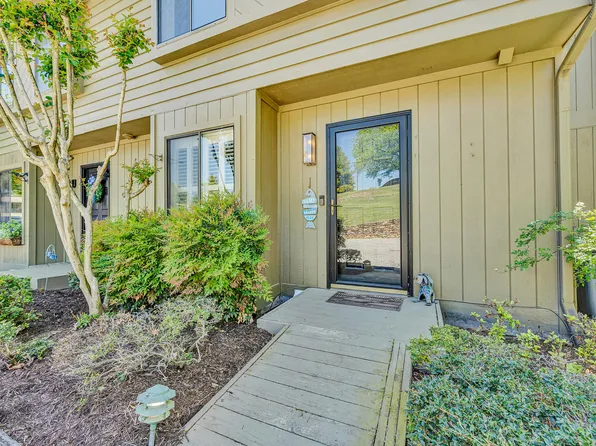 501 Harbor Ridge Dr, Goodview, VA 24095