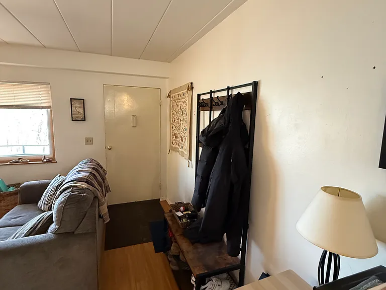 1 Maplewood Rd #204 — Photo 3