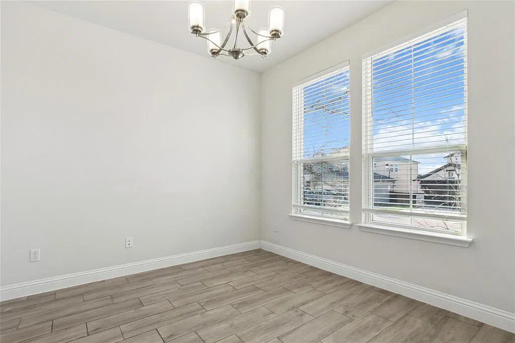 5 bed, 4.0 bath, 3247 sqft, $3,100 — Photo 4