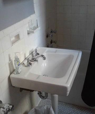 3rd image of 321 E 54th St APT 9F