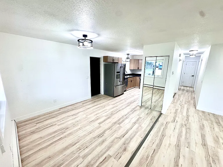 135 Parkwood Cir — Photo 15