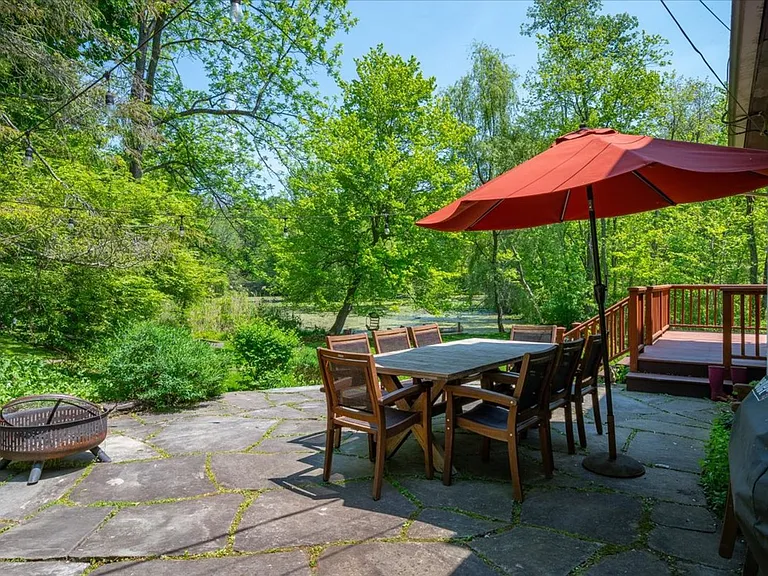 8 Granite Rd — Photo 3