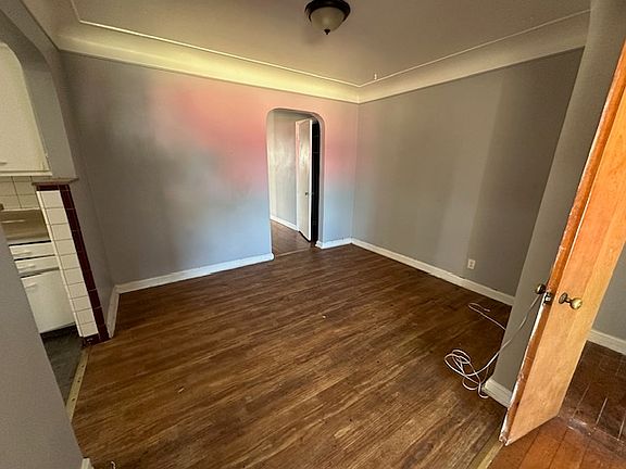 4th image of 1665 Anita Pl #4