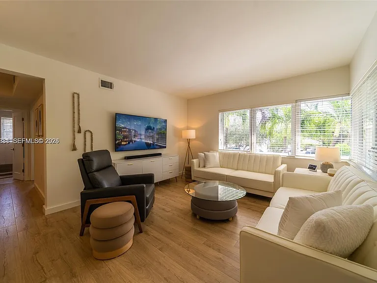 1616 Euclid Ave #2 — Photo 3