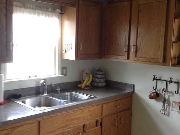 3rd image of 1186 Lakeview Dr
