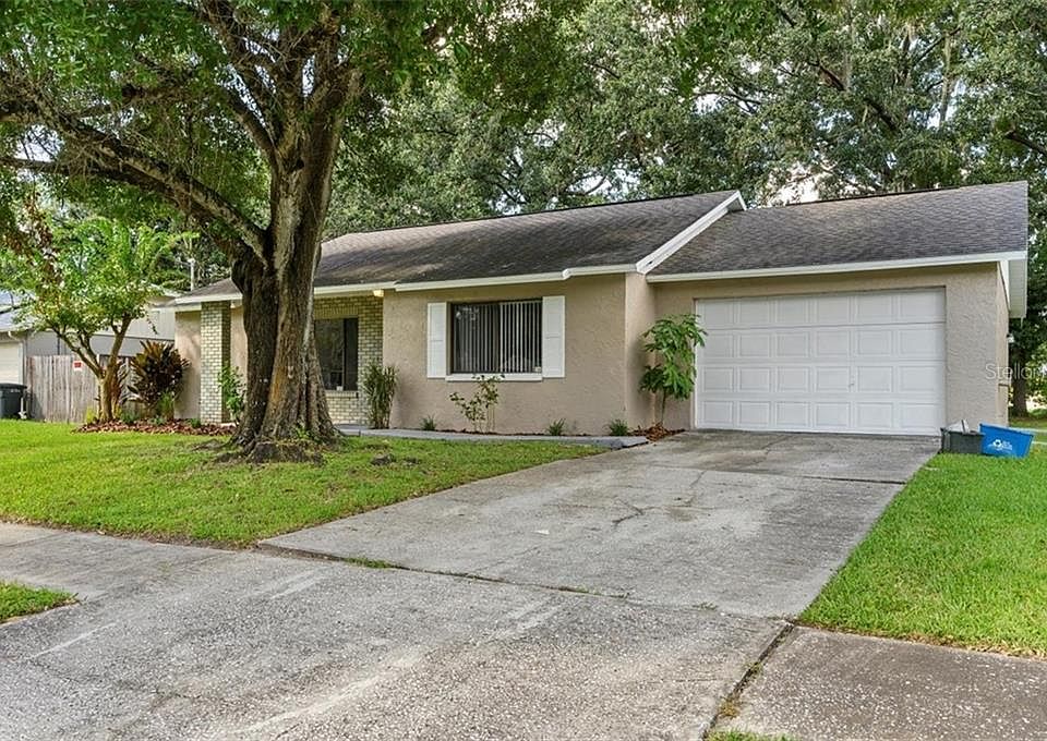 1st image of 1202 Robin Dr