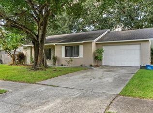 1202 Robin Dr, Plant City, FL 33563