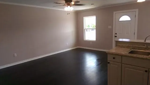 3 bed, 1300 sqft, $1,500 — Photo 3