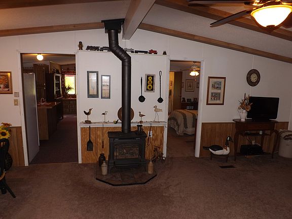 3rd image of 227 Sunset Dr
