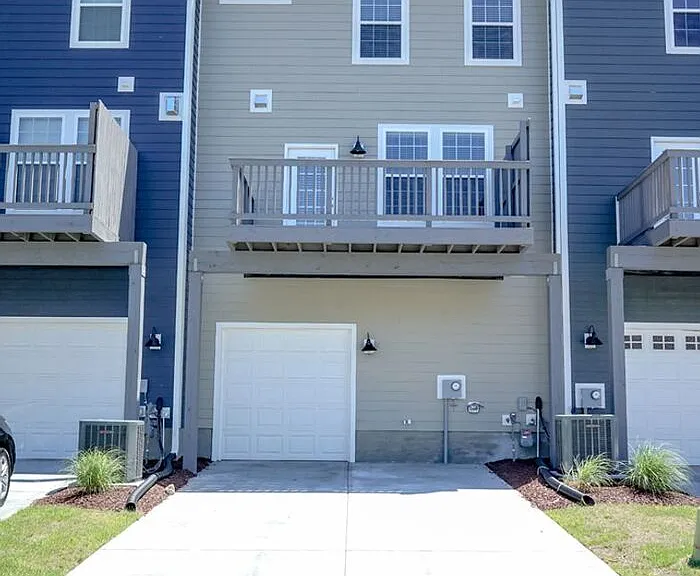 6405 Giddings St — Photo 5