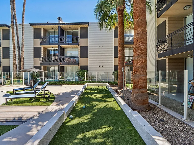 35-web-or-mls-N 7th Ave-0905-909