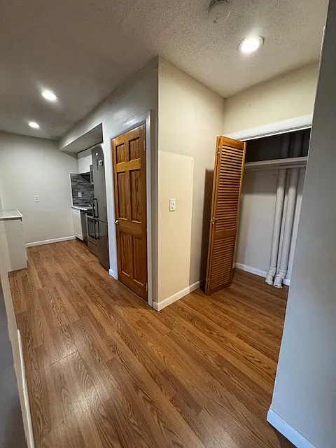 1 bed, 650 sqft, $2,300 — Photo 3