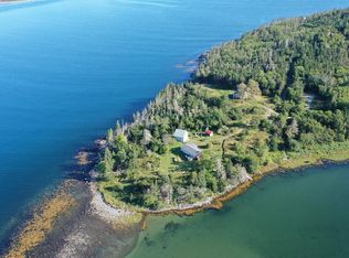 93 Sperry Rd W, Shelburne, NS B0T 1L0