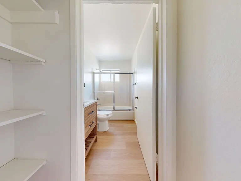 1520 Castro St — Photo 31