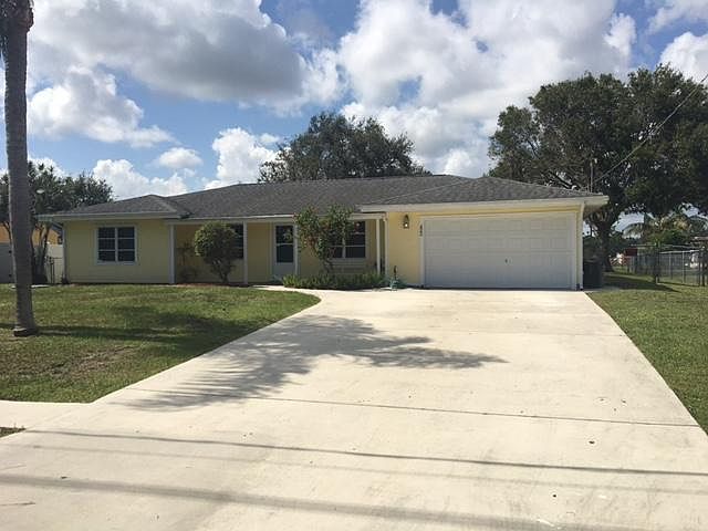 1st image of 422 SE Seahouse Dr