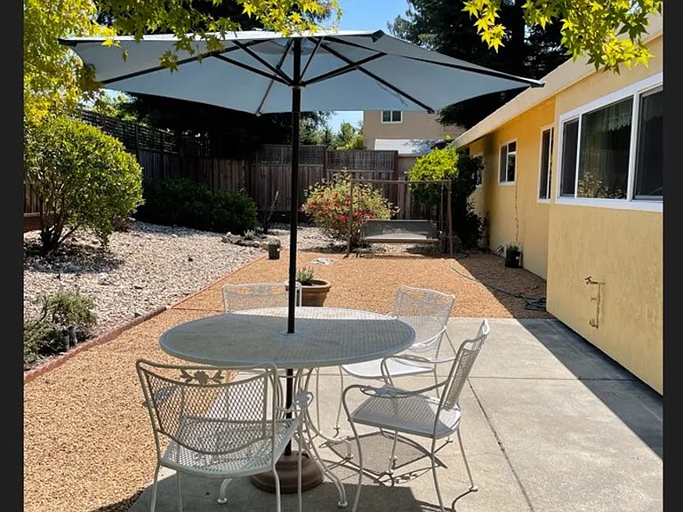 6076 Della Ct — Photo 8