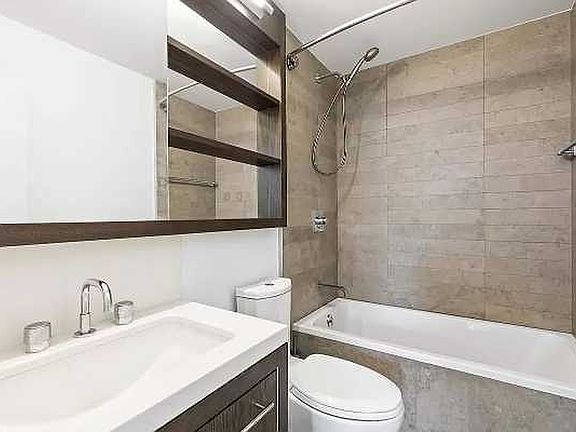 4th image of 225 Rector Pl APT 22H